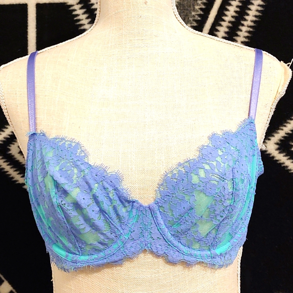 💐 EUC Victoria's Secret Unlined Eyelash Lace Underwire Bra, Mermaid Colors, 34
